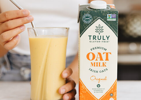 mango smoothie with oat milk
